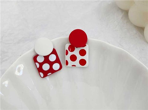 飾品生產(chǎn)商幾何皮質(zhì)紅白圓點(diǎn)耳釘