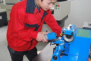 細工機
